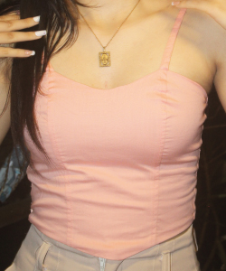 Blusa de tiras rosa, Blusa de tiras rosa